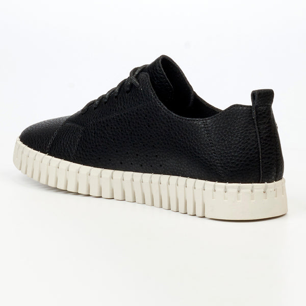 Butterfly Feet Laguna 2 Sneaker - Black