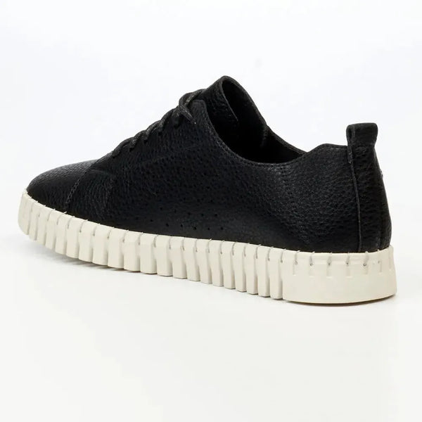 Butterfly Feet Laguna 2 Sneaker - Black
