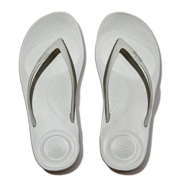 Fit Flop iQushion Ergonomic Flip-Flops - Urban White