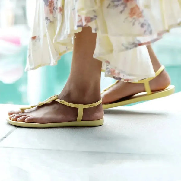 Ipanema Class Daily Twisted Slingback Sandal - Yellow
