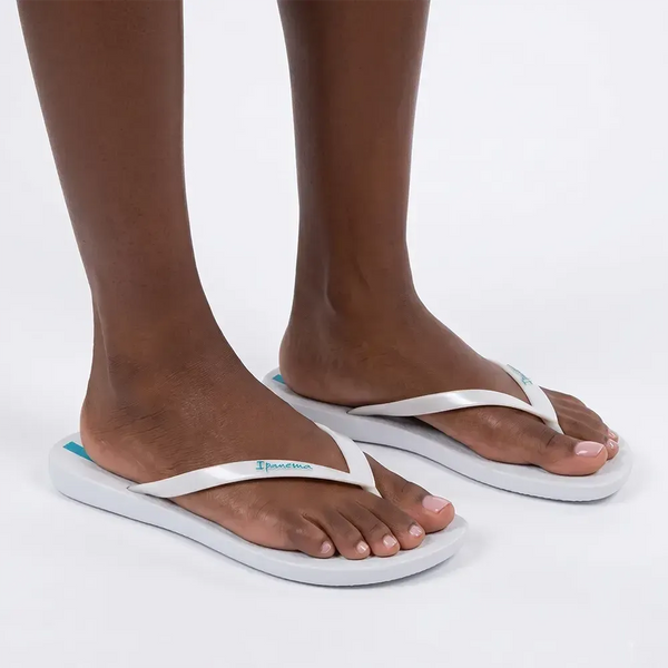 Ipanema Wave Thong Sandal - White