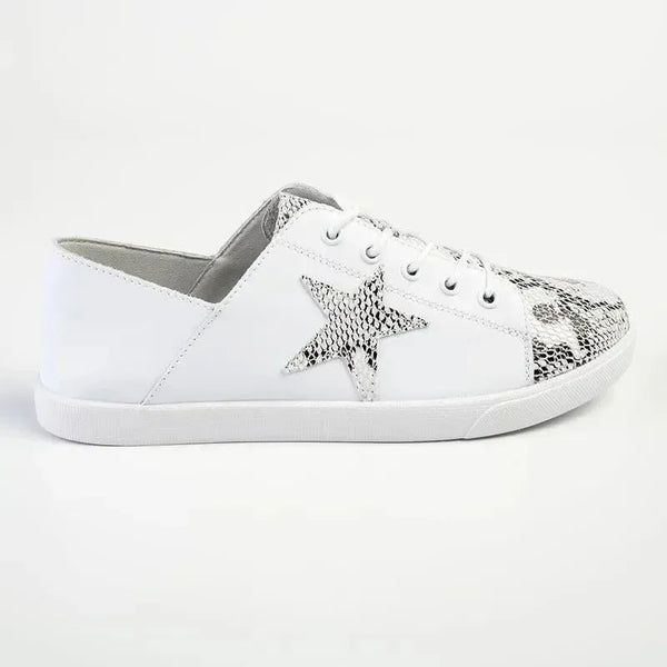 Julz Nicki Leather Sneaker With Star Detail -White/Silver