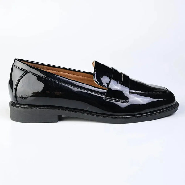Madison Bliss 4 Loafer With Saddle - Black Patent