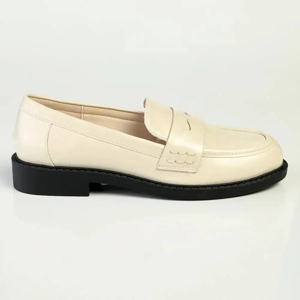 Madison Magnolia Loafer with Saddle - Off White