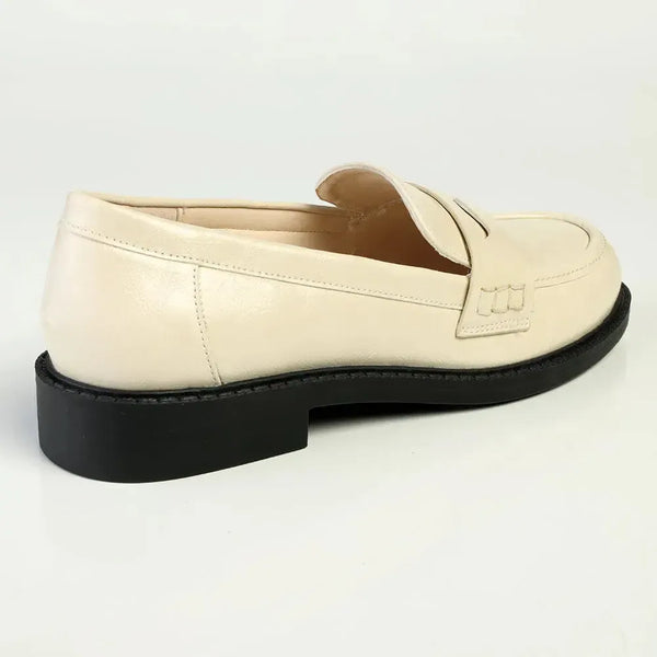 Madison Magnolia Loafer with Saddle - Off White