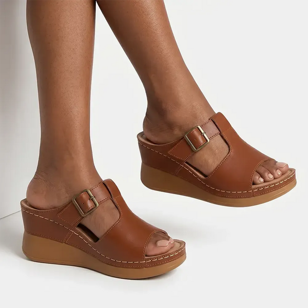 Soft Style By Hush Puppies Lakota Sandal - Cognac