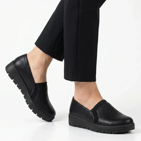 Soft Style by Hush Puppies Loren Flats - Black
