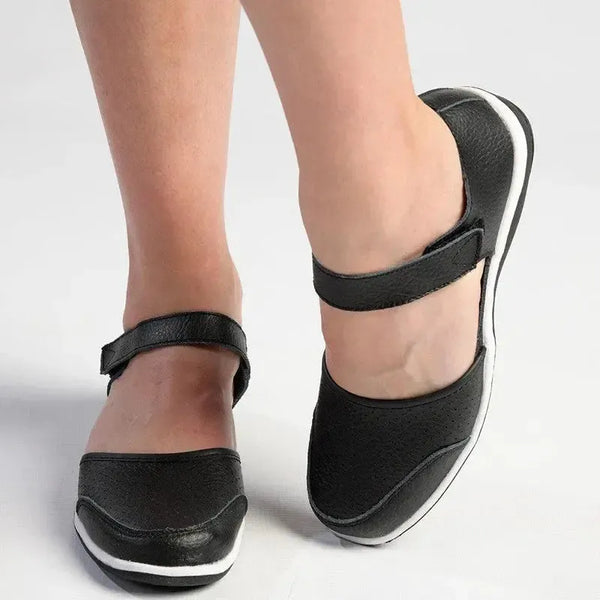 Soft Style by Hush Puppies Shondra Leather Sandal - Black