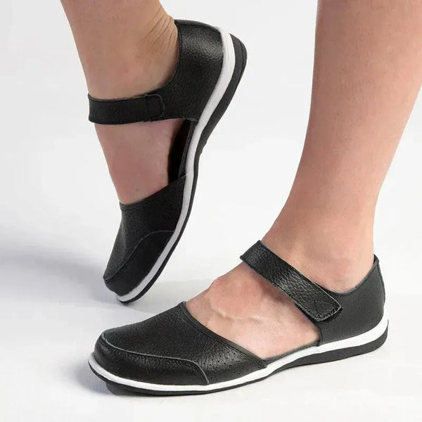 Soft Style by Hush Puppies Shondra Leather Sandal - Black