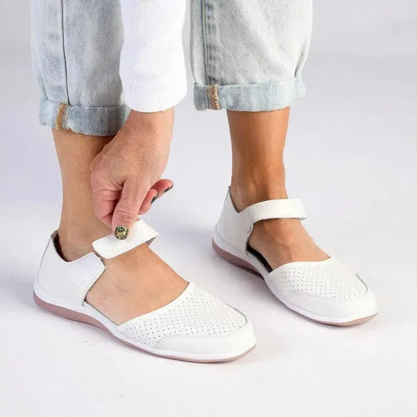 Soft style by Hush Puppies Shondra Flats- White