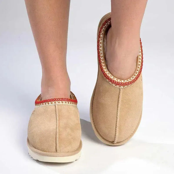 UGG Tasman Slipper - Sand/Dark Cherry