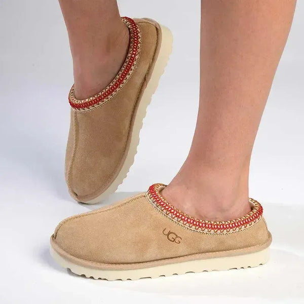 UGG Tasman Slipper - Sand/Dark Cherry