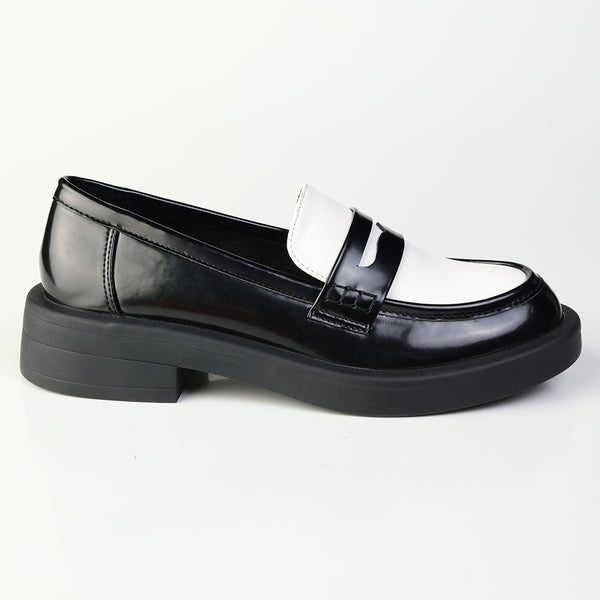 Madison Blessing Cut Out Saddle Loafer - Black / White