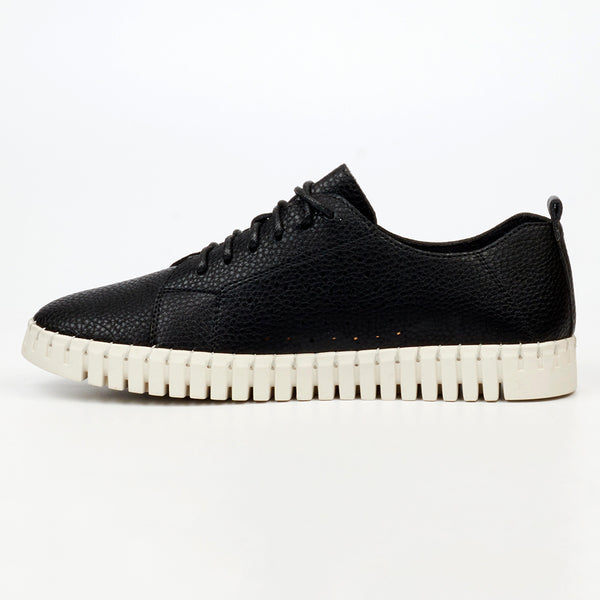 Butterfly Feet Laguna 2 Sneaker - Black