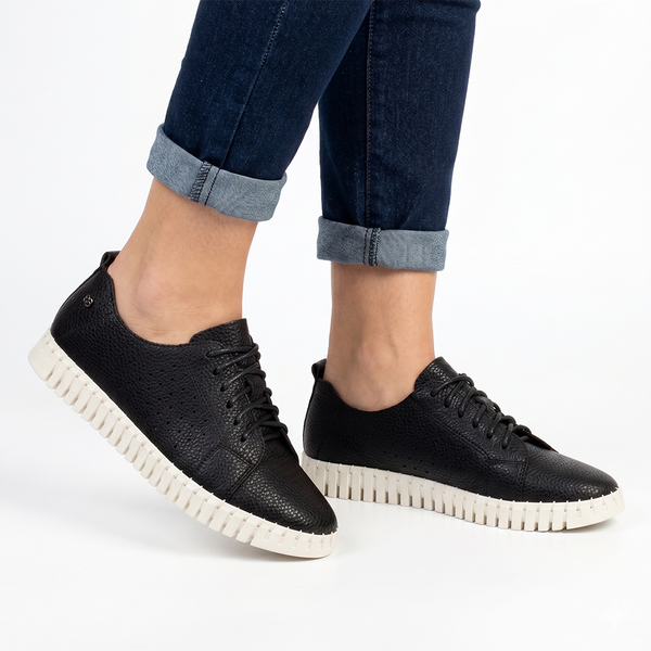 Butterfly Feet Laguna 2 Sneaker - Black