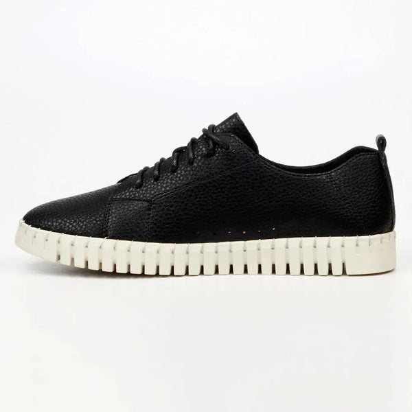 Butterfly Feet Laguna 2 Sneaker - Black