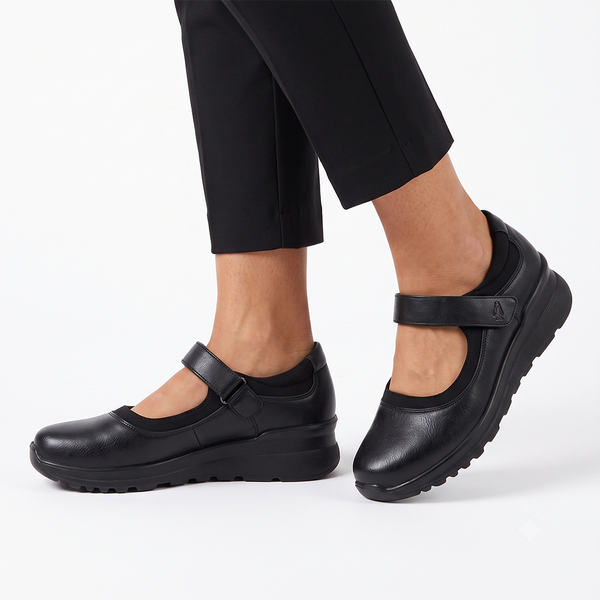 Soft Style by Hush Puppies Braxton Flats - Black