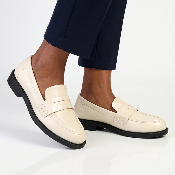 Madison Magnolia Loafer with Saddle - Off White