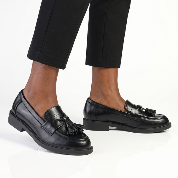 Madison Monroe Loafer with Tassle - Black