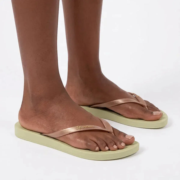 Ipanema Anatomica Thong Sandal - Yellow/Gold