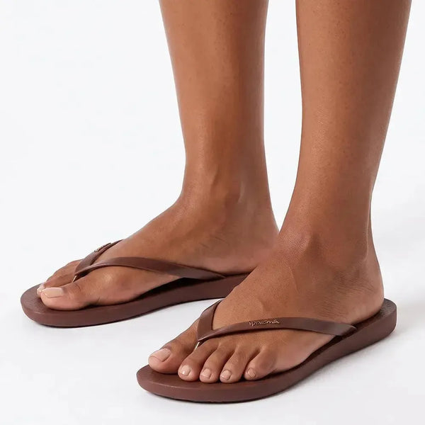 Ipanema Wave Sandals - Brown Patent