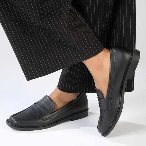 Madison Bliss 4 Loafer With Saddle - Black