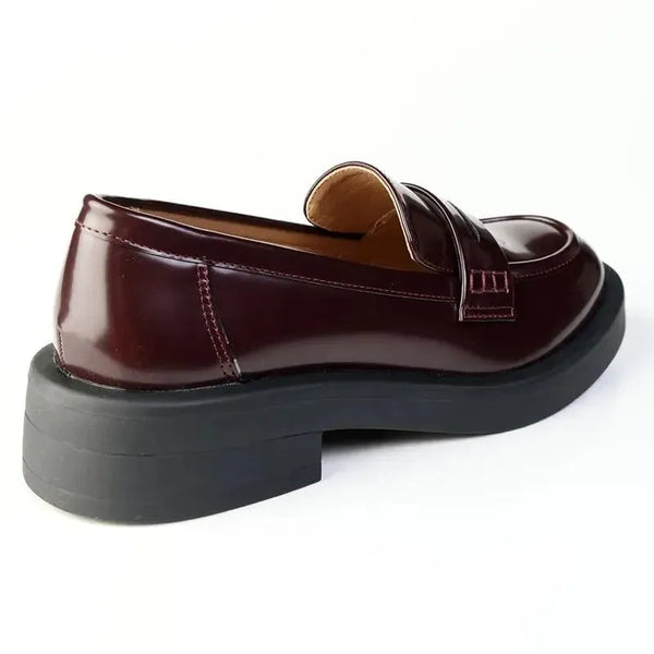 Madison Nancy Loafer With Saddle - Maroon