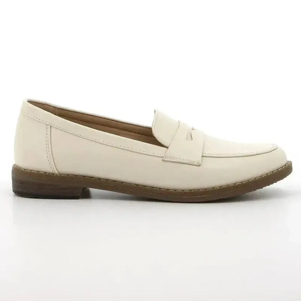 Soft Style by Hush Puppies Tysan Loafer With Saddle - Ivory