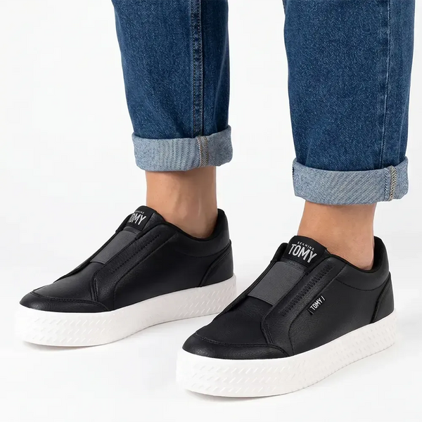 Tomy Sophie Sneaker - Black