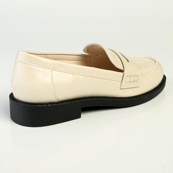 Madison Magnolia Loafer with Saddle - Off White
