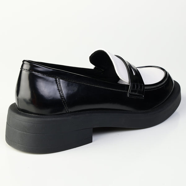 Madison Blessing Cut Out Saddle Loafer - Black / White