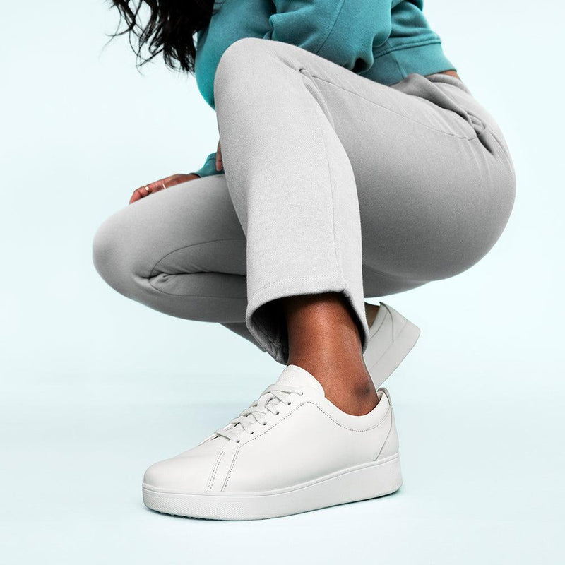 white fit flops size 6